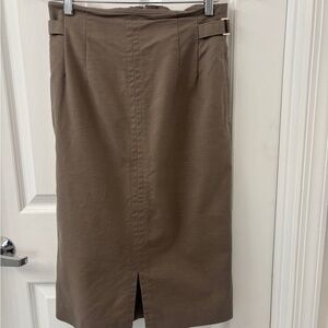 Khaki Pencil Skirt• size 38 (s/m)•neutral•minimalist•lined•front slit•feminine
